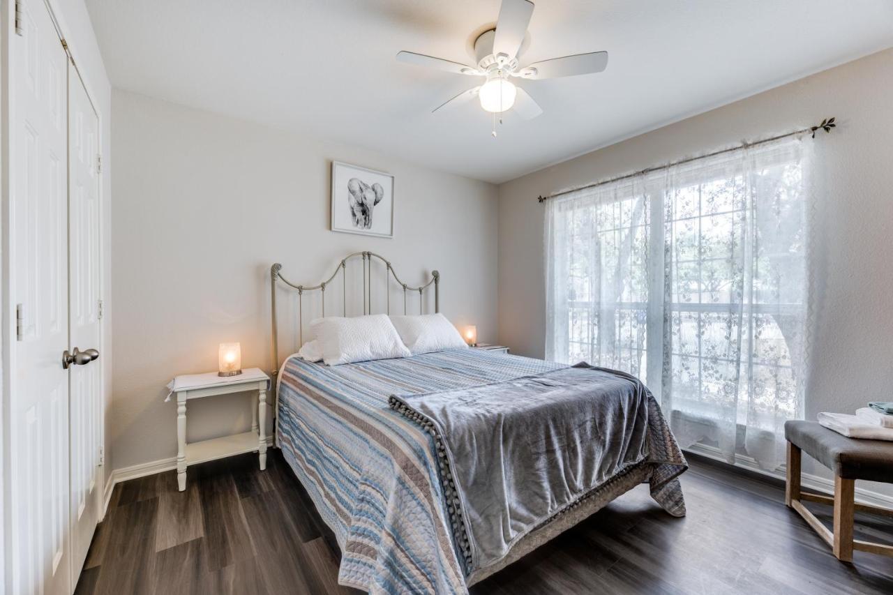 Spacious 5 Bdrm Home Mins To Wineries With Private Pool And Hot Tub! Johnson City Luaran gambar