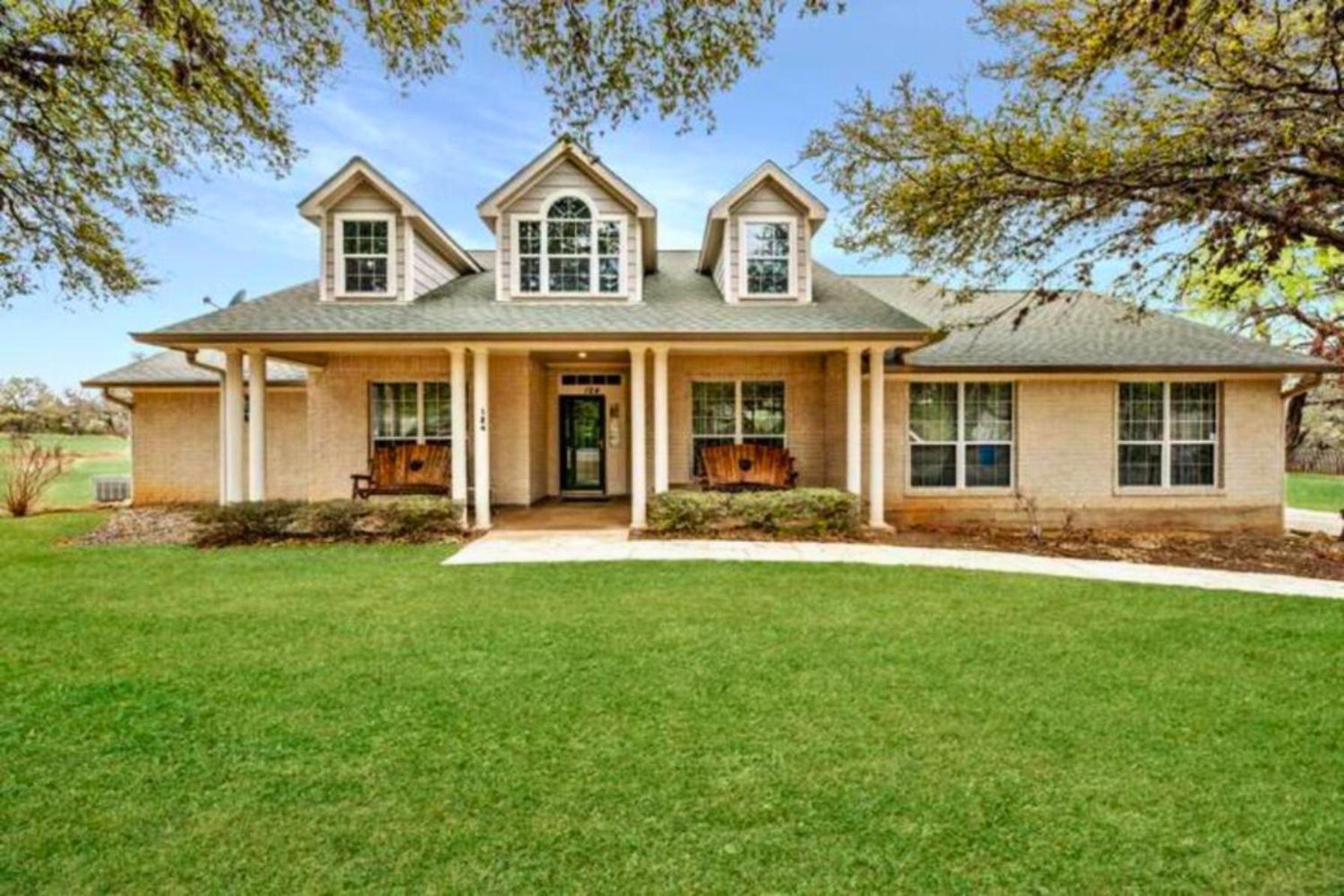 Spacious 5 Bdrm Home Mins To Wineries With Private Pool And Hot Tub! Johnson City Luaran gambar
