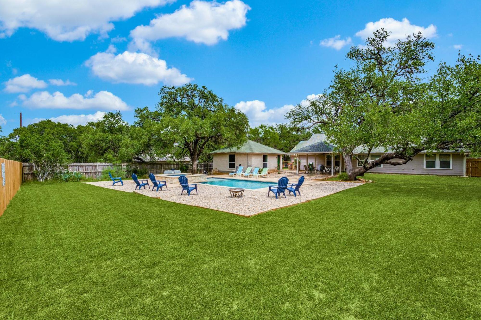 Spacious 5 Bdrm Home Mins To Wineries With Private Pool And Hot Tub! Johnson City Luaran gambar